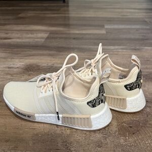 Adidas NMD_R1 Women’s Shoes